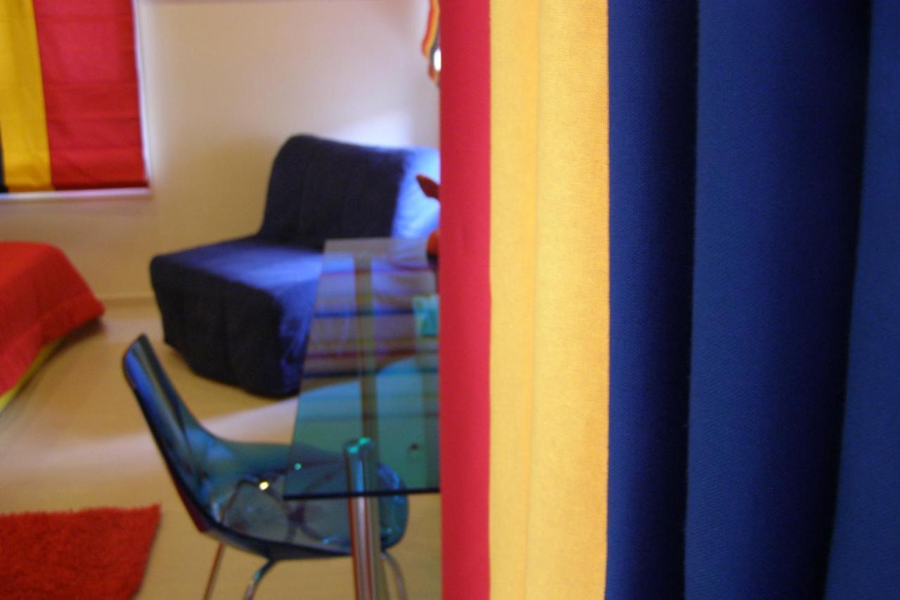 Room In A Neoclassical House - Ladybug Kastoria Exterior photo